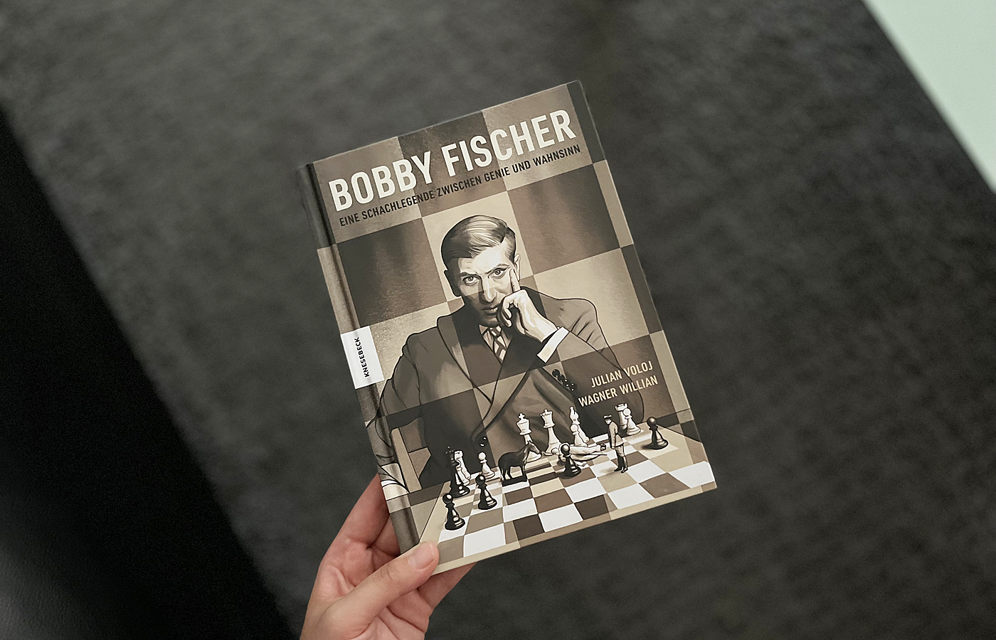 »Bobby Fischer – Eine Schachlegende zwischen Genie und Wahnsinn« von Julian Voloj & Wagner Willian